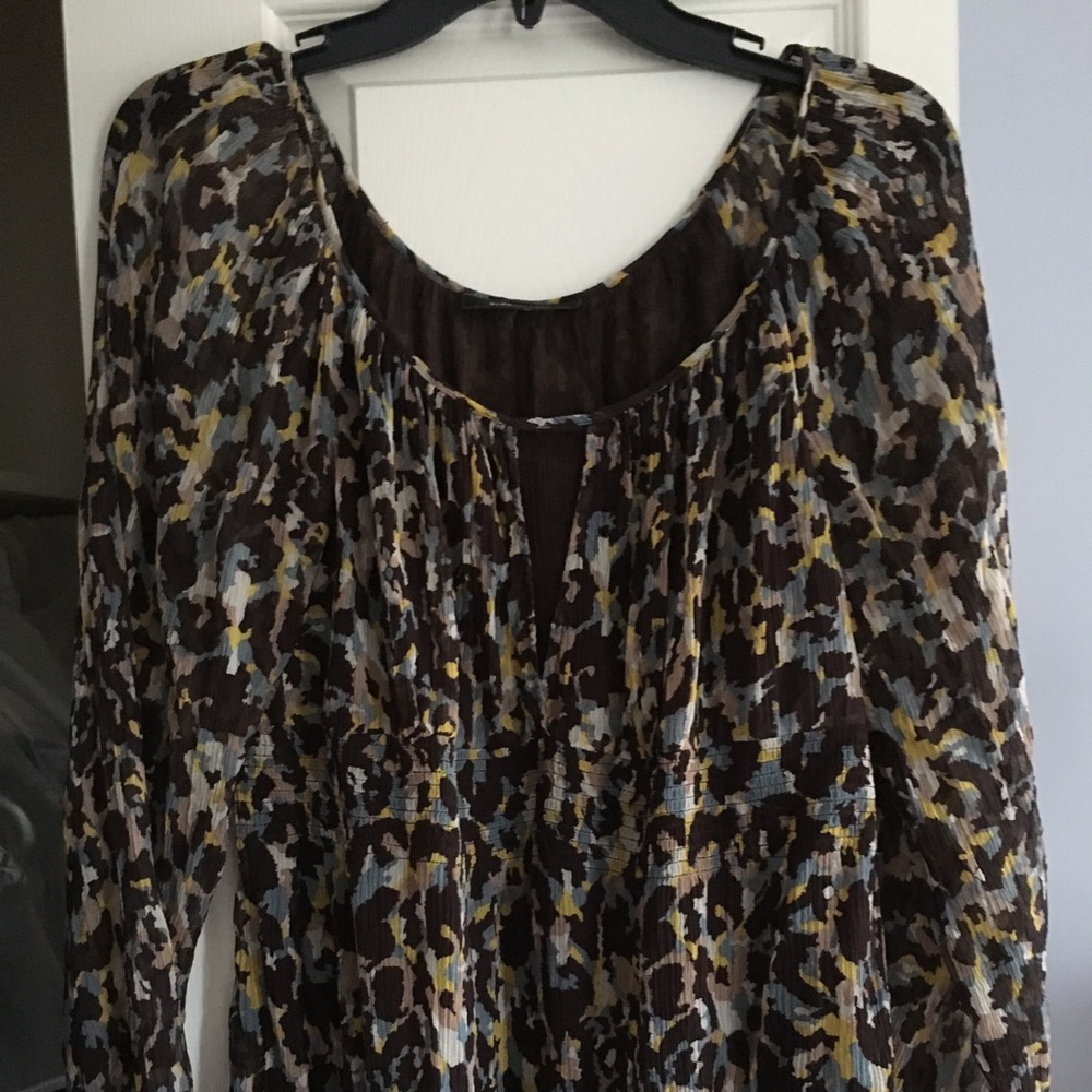 BCBGMaxAzria women’s top - EUC